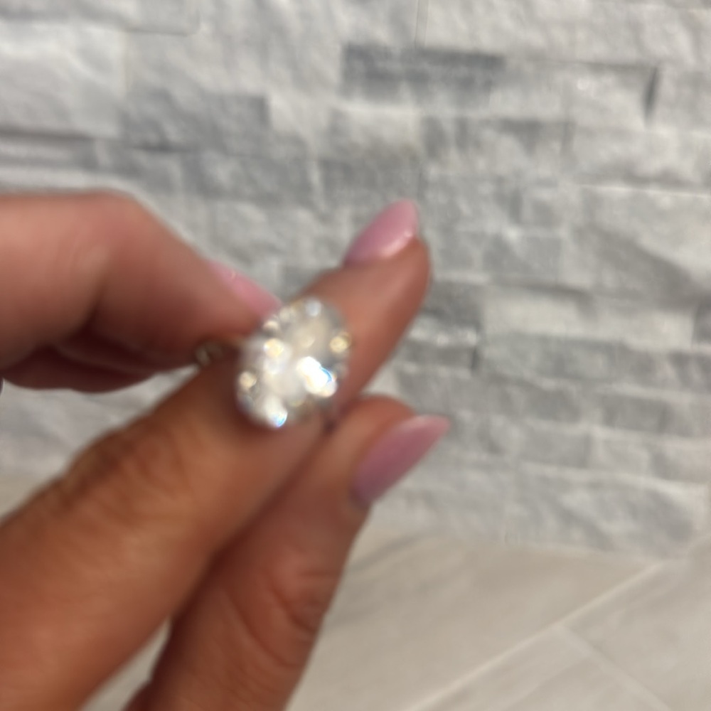 Hidden halo engagement ring 6 carat solitaire oval moissanite ring - Picture 8 of 9